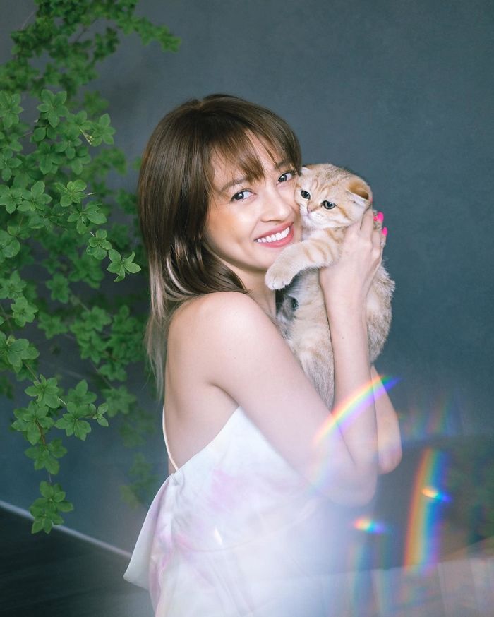 Bảo Anh đốn tim fan cứng với Moodshow tại nhà