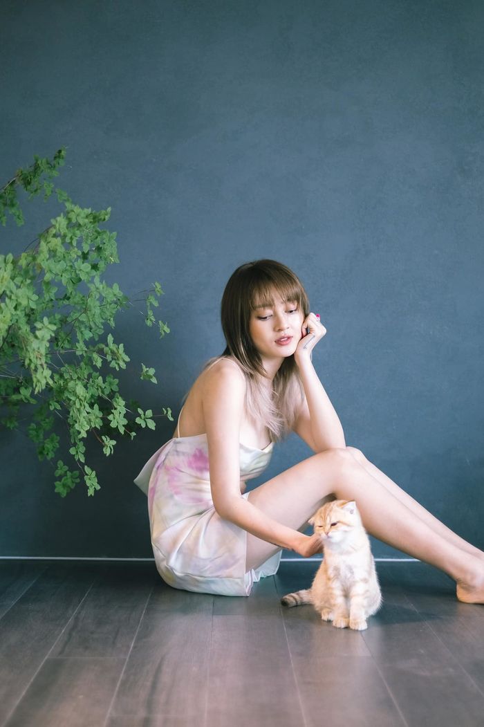 Bảo Anh đốn tim fan cứng với Moodshow tại nhà