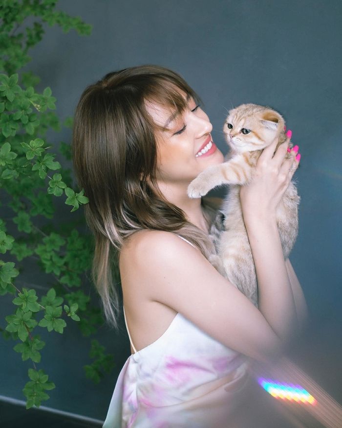 Bảo Anh đốn tim fan cứng với Moodshow tại nhà