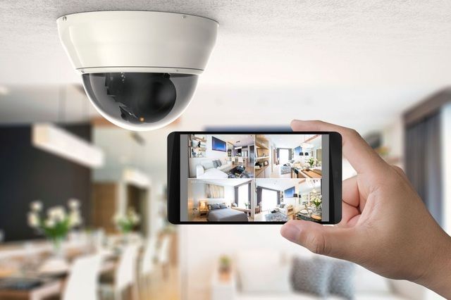 Bé 5 tuổi ngã từ lầu 11 vì bố bận họp: Trước đó bé vừa đi lạc