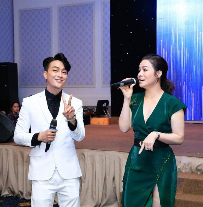 Bị nghi xăm hình Nhật Kim Anh, TiTi có hành động dễ gây hiểu nhầm