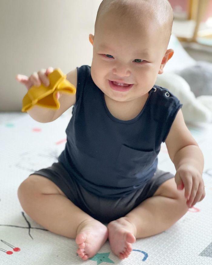 Biểu cảm chuẩn cây hài nhí của Bo thúi và Leon khi đói bụng