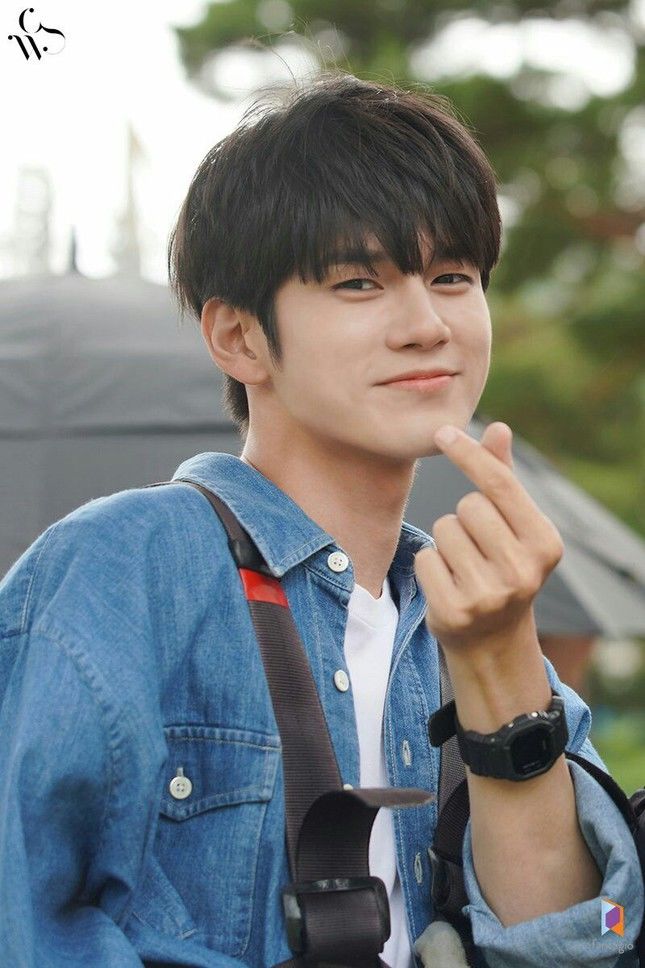 BTS, BLACKPINK và sao Hàn khôn ngoa khi gặp câu hỏi hóc búa