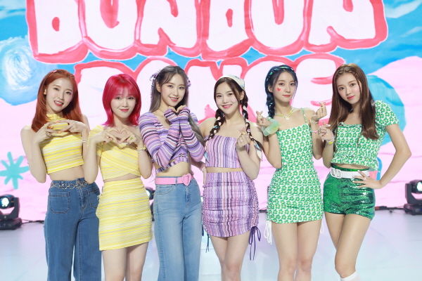 BXH ca khúc đỉnh nhất Kpop nửa đầu 2021: Rosé xuất hiện thay BLACKPINK