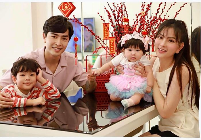 Các bà mẹ bỉm sữa chăm con khéo nhất Vbiz