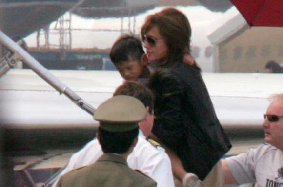 Diện mạo của bé Phạm Quang Sáng sau 14 năm được Angelina Jolie nuôi