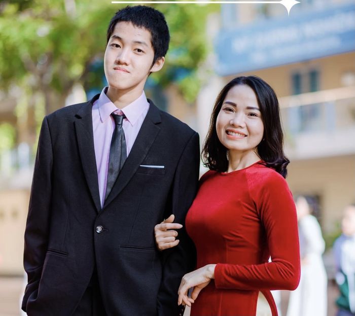 Cậu học sinh ở Hà Nội mắc tự kỷ đậu cùng lúc 3 trường Đại học danh giá