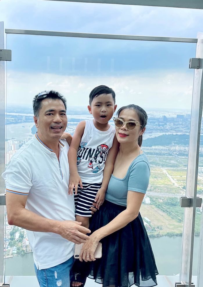 Chẳng cần chân dài, mỹ nhân nấm lùn của Vbiz vẫn trói chân đại gia