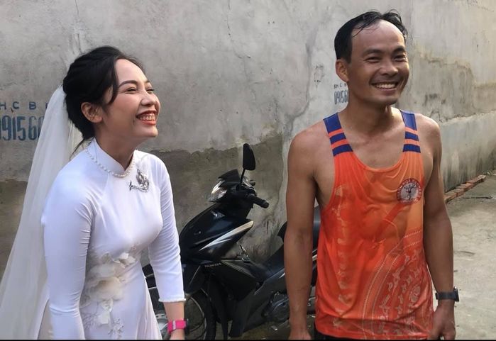 Yêu nhau mấy núi cũng trèo: Chú rể ở Thanh Hoá chạy bộ 19km đón dâu