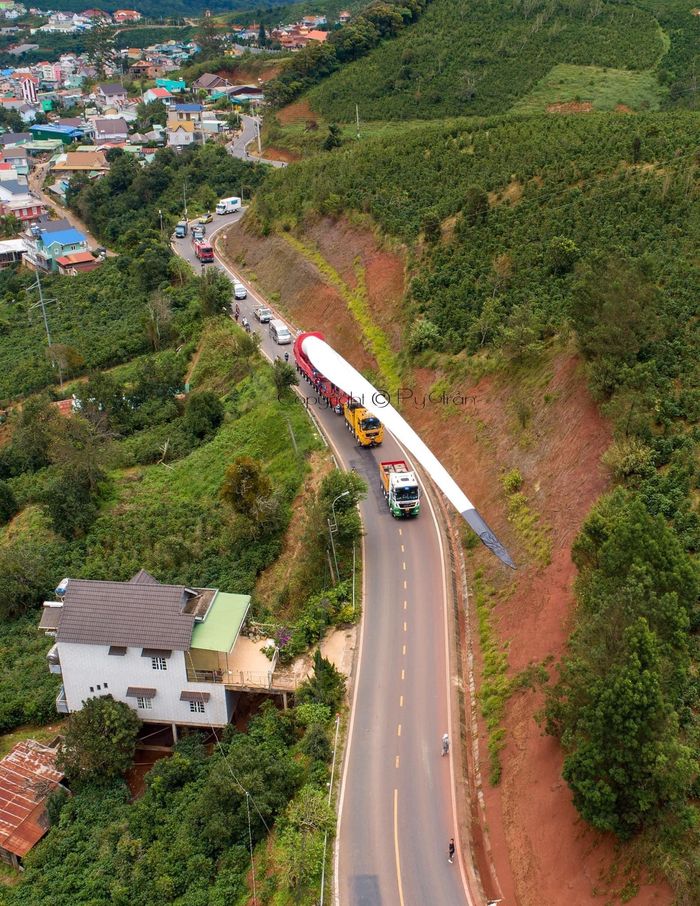 Chiếc cánh đầu tiên của điện gió Cầu Đất đã tới Đà Lạt