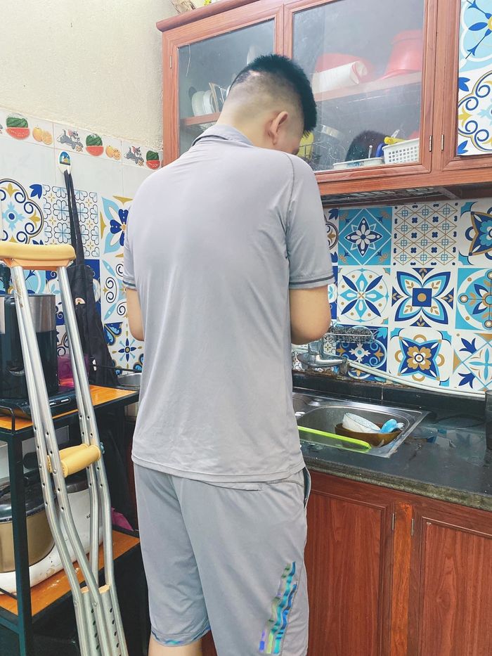 Chồng gặp tai nạn nguy kịch, dù đã ly thân nhưng vợ trẻ vẫn bao dung