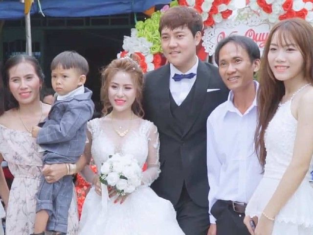 Cô dâu Việt 1m47 cưới chồng người Hàn cao 1m87, cả họ đều mừng