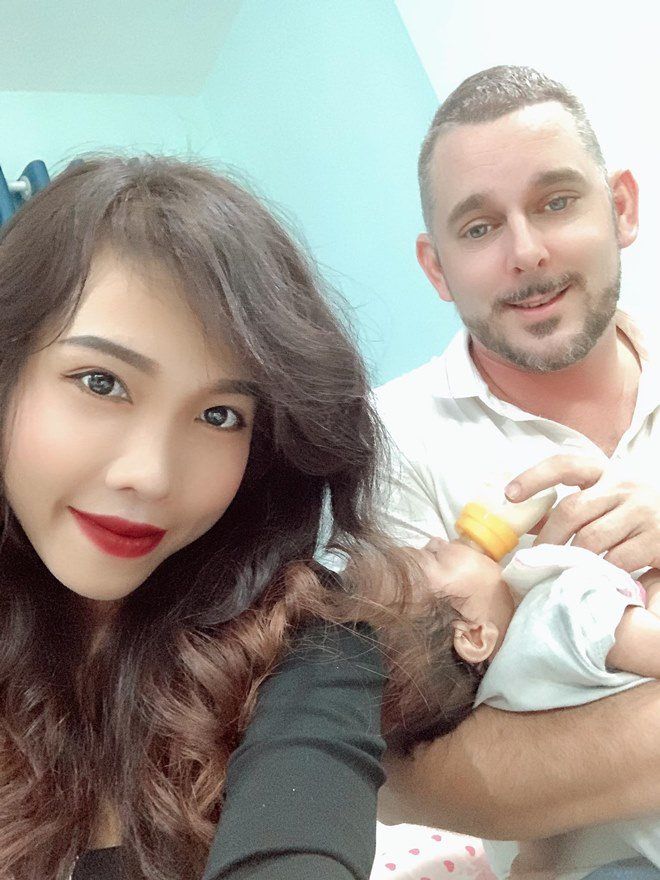 Cô gái 9X mang bầu với chồng Tây dù đã uống thuốc tránh thai khẩn cấp