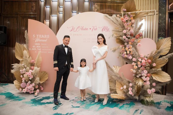 Con cái dàn Hoa hậu Hoàn vũ VN: không rich kid cũng giỏi giang từ bé