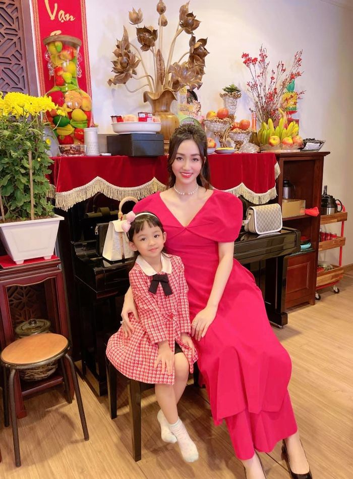 Con cái dàn Hoa hậu Hoàn vũ VN: không rich kid cũng giỏi giang từ bé