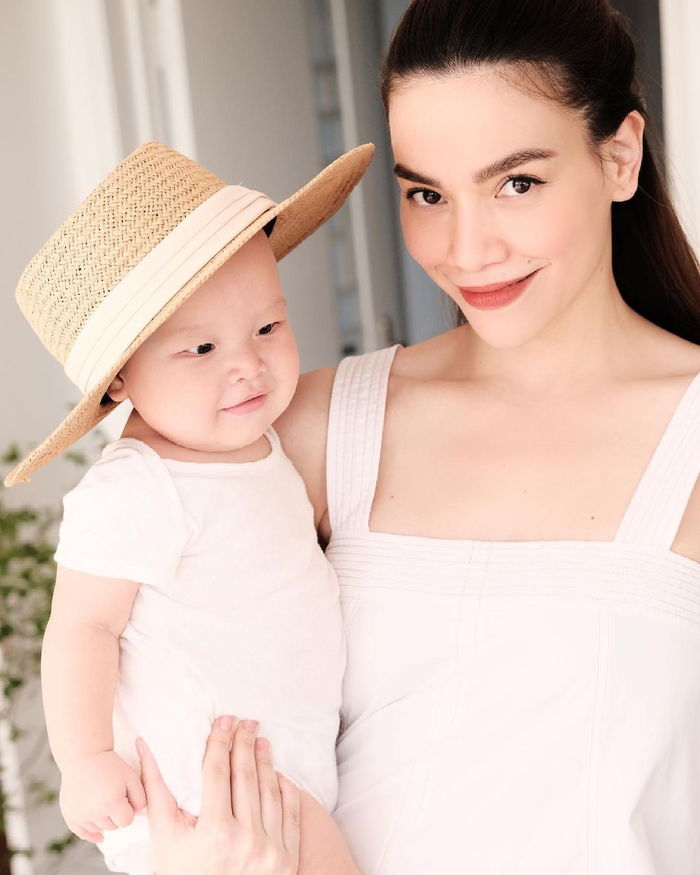 Hồ Ngọc Hà: Leon cười là phụ, cả nhà cười là chính