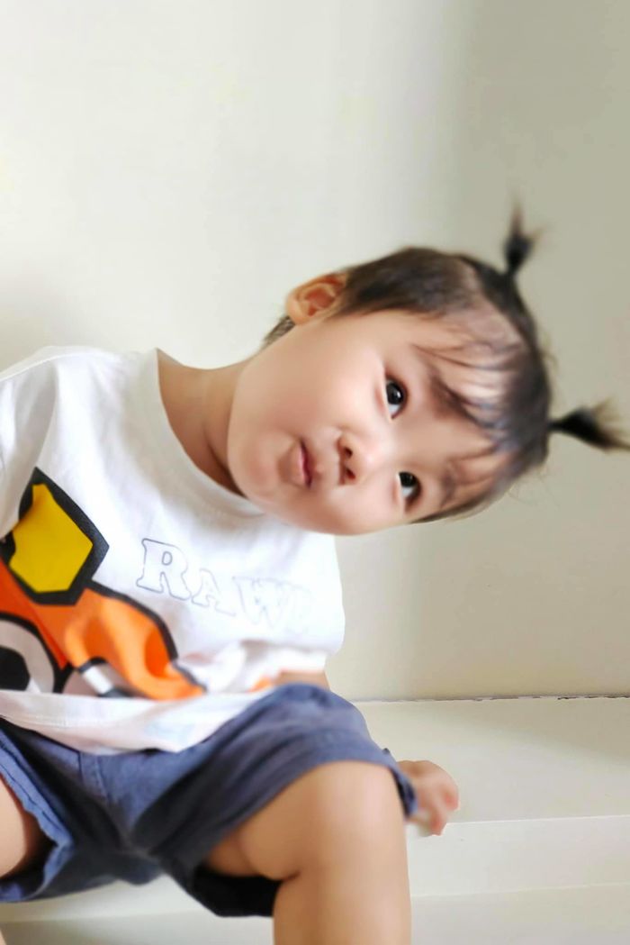 Con trai Hòa Minzy bi bô: Hạnh phúc khi có bố mẹ