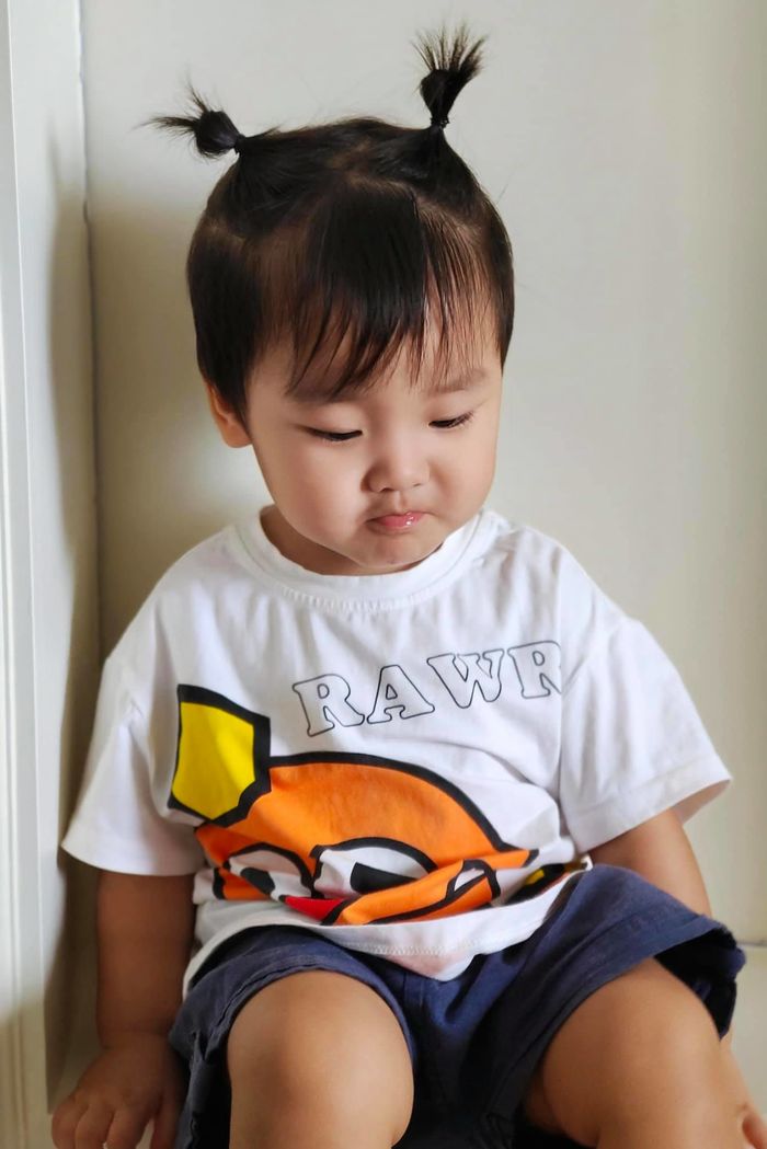 Con trai Hòa Minzy bi bô: Hạnh phúc khi có bố mẹ