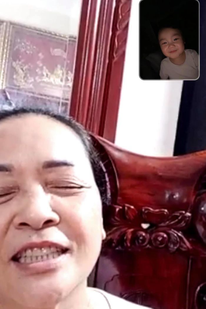 Con trai Hòa Minzy bi bô: Hạnh phúc khi có bố mẹ