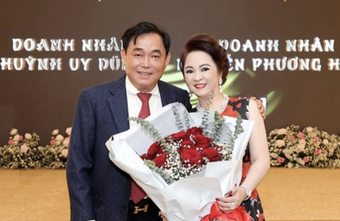 Công ty bà Phương Hằng đài thọ suất ăn, tặng gạo cho người lao động