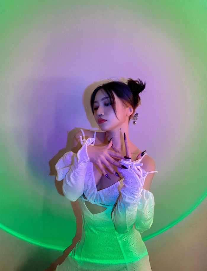 Cùng cover bản hit Hàn Quốc: Orange, Liz được khen hết lời