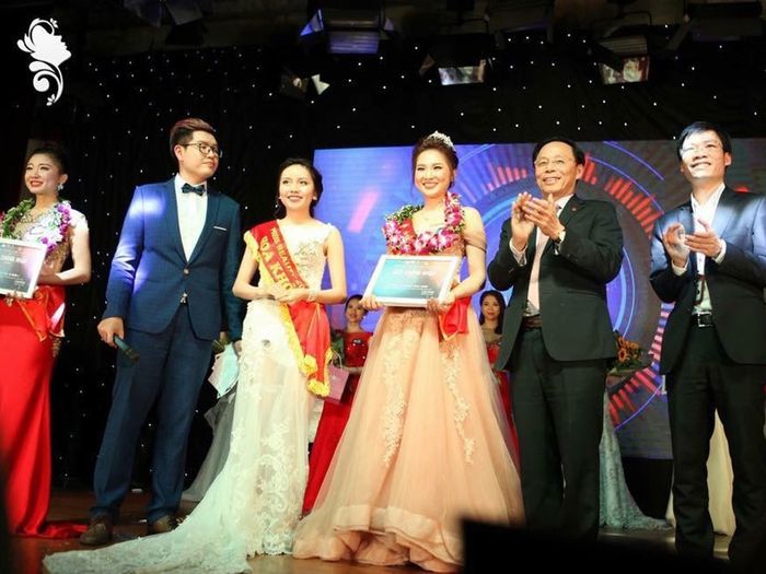 Vũ Phương Anh: ở biệt thự khủng, từ chối vào showbiz vì sợ thị phi