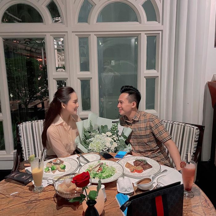 Cuộc sống của hot boy Học viện Cảnh sát cưới top 10 HHVN 2016
