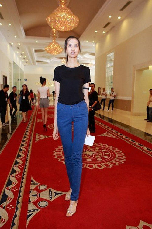 Cuộc sống của người mẫu cao nhất Việt Nam: Khổ vì chiều cao tăng