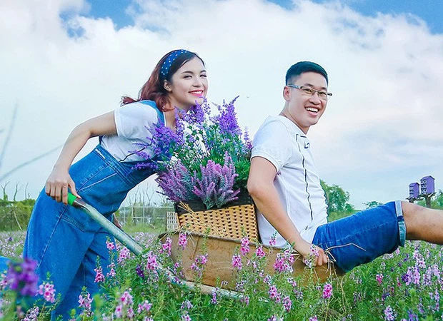 Cuộc sống hiện tại của chị Kính Hồng: Sinh con gái có má lúm cực yêu
