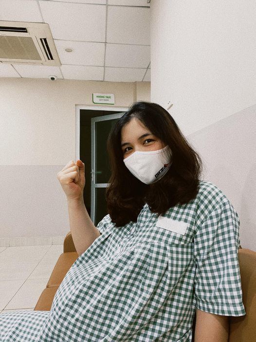 Cuộc sống hiện tại của chị Kính Hồng: Sinh con gái có má lúm cực yêu