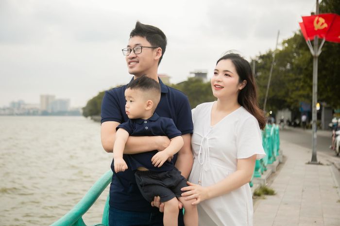 Cuộc sống hiện tại của chị Kính Hồng: Sinh con gái có má lúm cực yêu