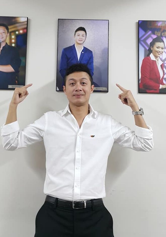 Cuộc sống hiện tại của MC Anh Tuấn: Hạnh phúc bên vợ kém 14 tuổi