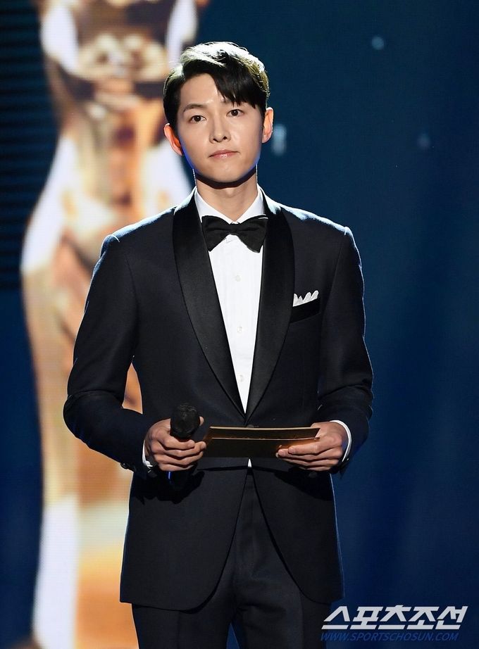 Cuộc sống khác biệt của Song Joong Ki - Song Hye Kyo sau ly hôn