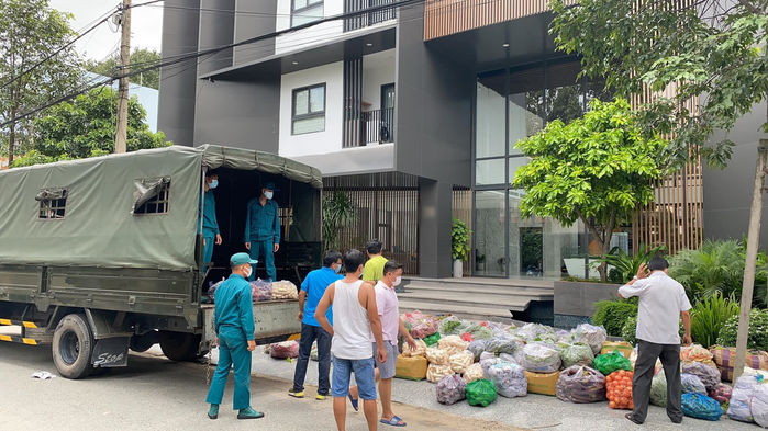Cường Đôla, Đại Nghĩa tặng máy thở chung tay chống dịch