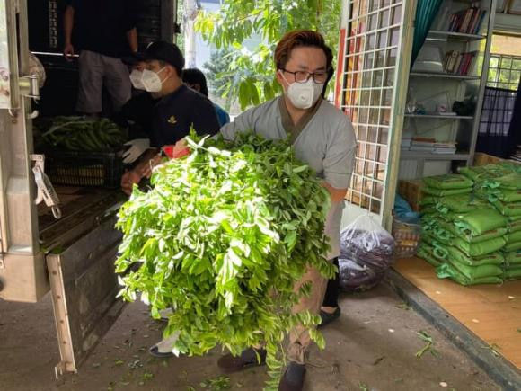 Cường Đôla, Đại Nghĩa tặng máy thở chung tay chống dịch