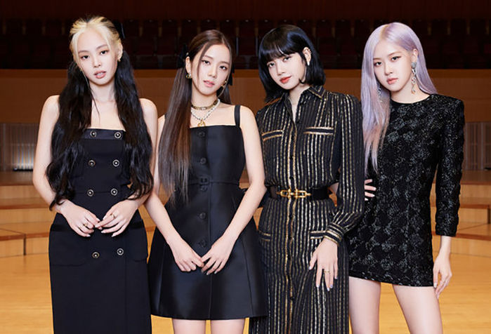 Cựu nhân viên YG từng tiết lộ lí do BLACKPINK không có staff nam