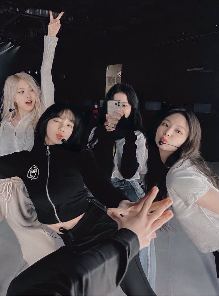 Cựu nhân viên YG từng tiết lộ lí do BLACKPINK không có staff nam