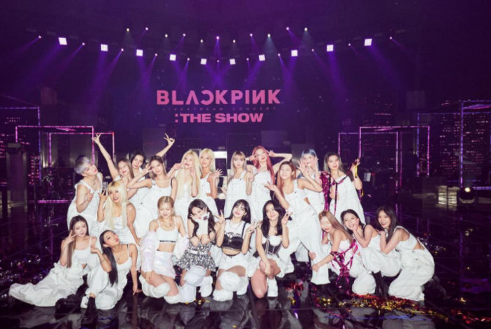 Cựu nhân viên YG từng tiết lộ lí do BLACKPINK không có staff nam