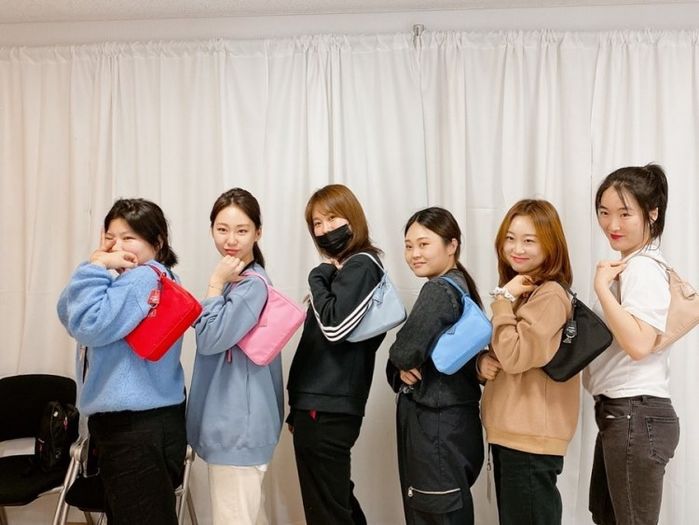 Cựu nhân viên YG từng tiết lộ lí do BLACKPINK không có staff nam