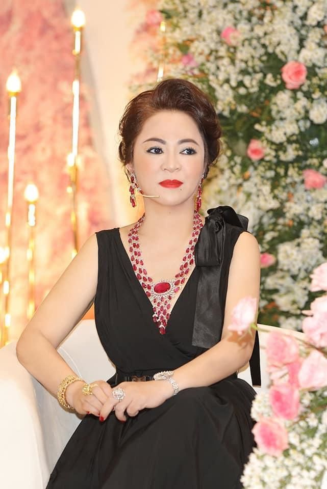 Đại gia miền Tây cho mượn cả dinh thự xa hoa, lộng lẫy làm nơi cách ly