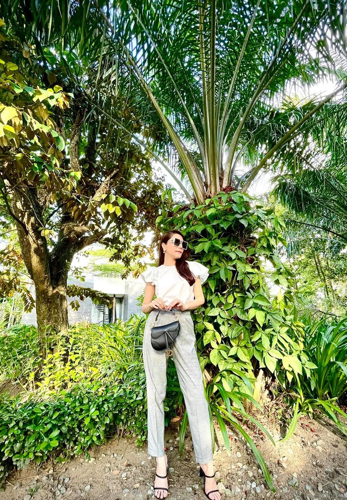 Đại gia Vbiz mùa giãn cách: Lý Hải Minh Hà đưa 4 con lên Đà Lạt