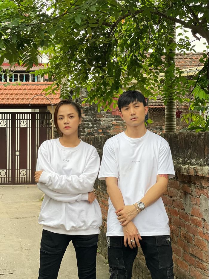 Dàn cast Hương Vị Tình Thân khắng khít phía sau ống kính máy quay