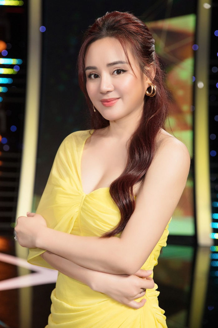 Dàn sao Cuộc Chiến Hoa Hồng sau 11 năm: Vy Oanh đi đẻ cũng không yên