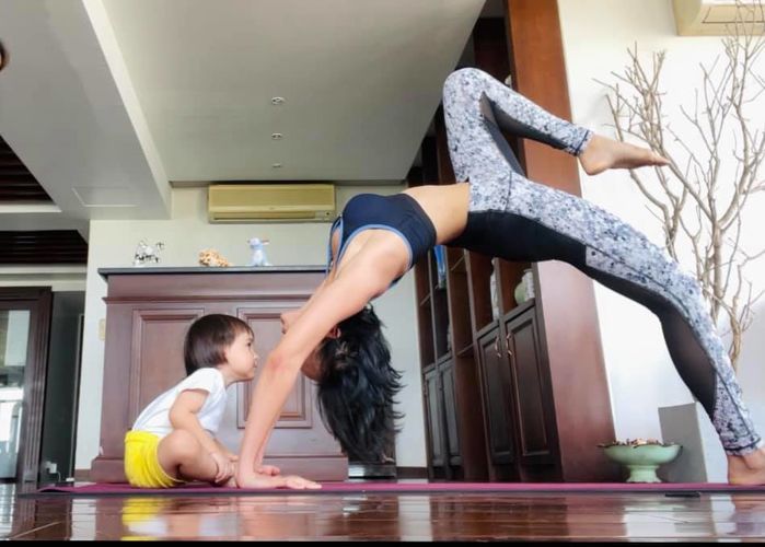 Chú boss may mắn nhất Vbiz: được con trai 2 tuổi gia chủ chia đồ ăn