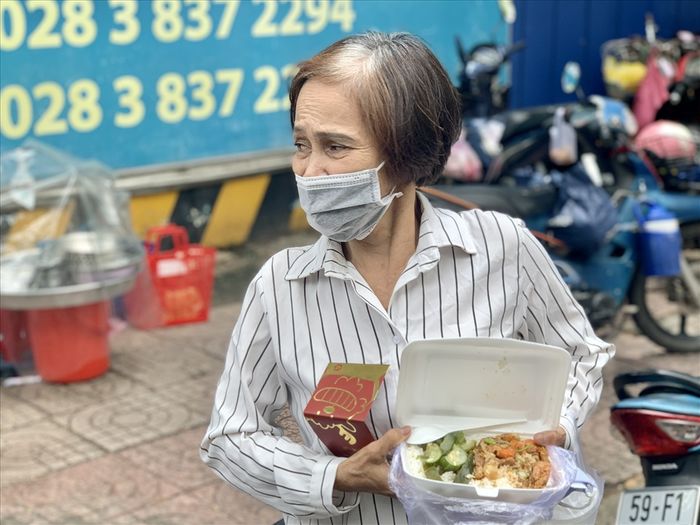 Danh sách điểm phát rau miễn phí và biếu tặng bữa ăn ở TP.HCM