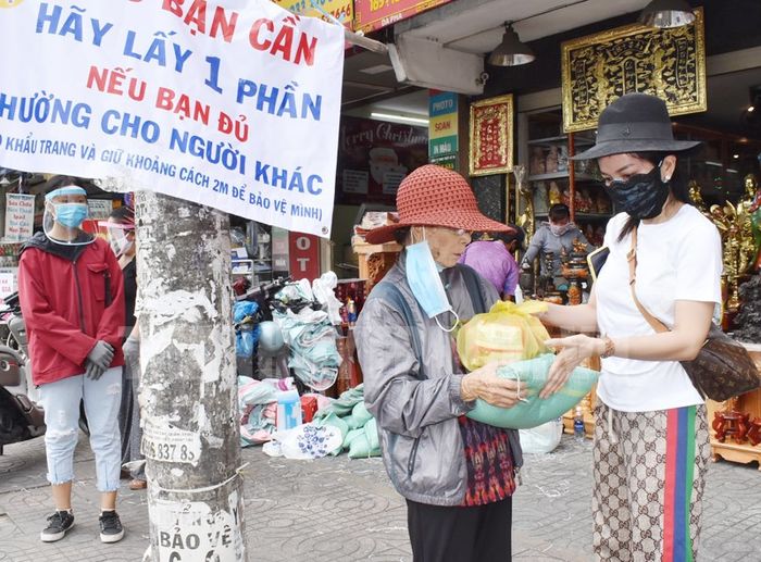 Danh sách điểm phát rau miễn phí và biếu tặng bữa ăn ở TP.HCM