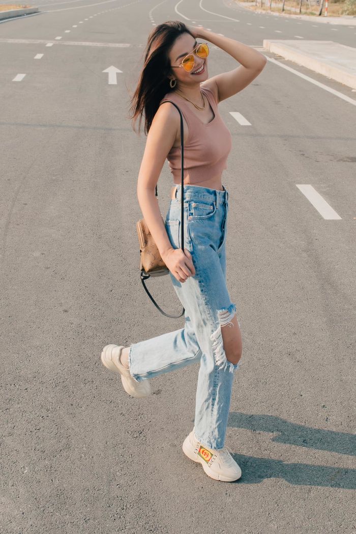 Đi tìm vòng eo nhỏ nhất Vbiz: Ngọc Trinh lép vế trước Trác Thúy Miêu
