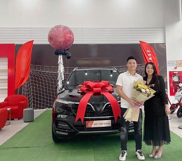 Đình Trọng sắm xe hơi tiền tỷ ở tuổi 24 gia nhập hội cầu thủ có xế xịn