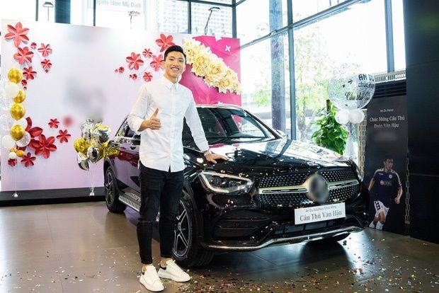 Đình Trọng sắm xe hơi tiền tỷ ở tuổi 24 gia nhập hội cầu thủ có xế xịn
