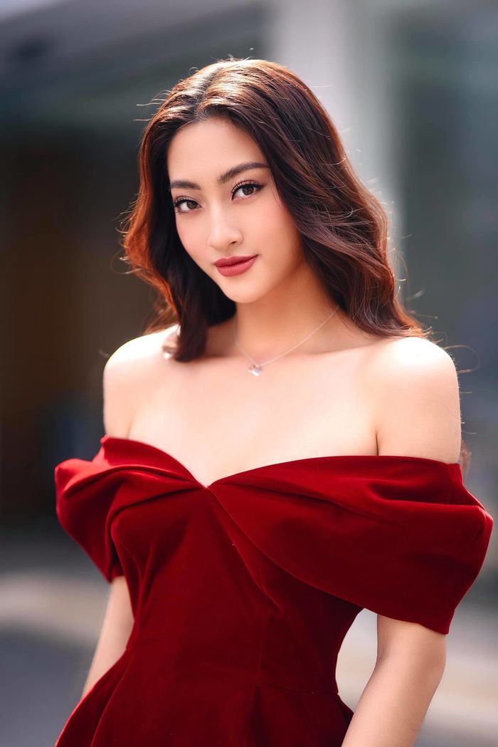 Đọ chữ viết của các Hoa hậu Việt: Khánh Vân như đánh máy